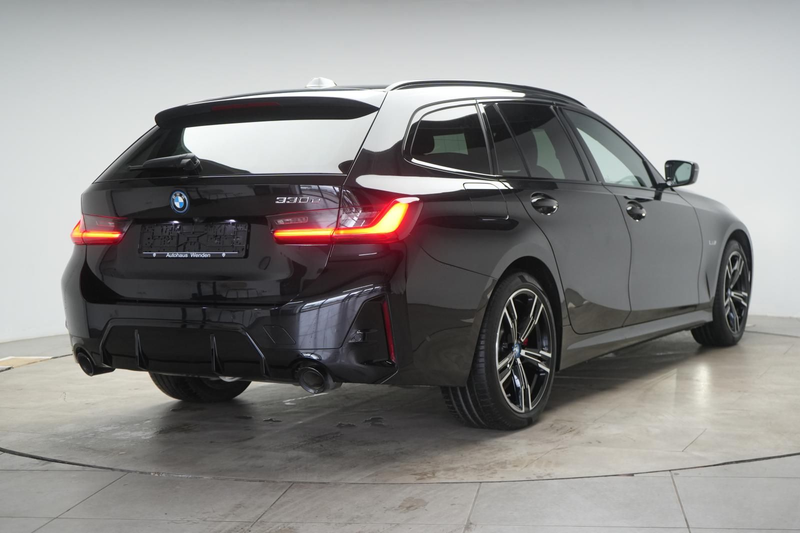 BMW 330 e Touring M Sport ACC/Kamera/HUD/Wide/Side — photo 4