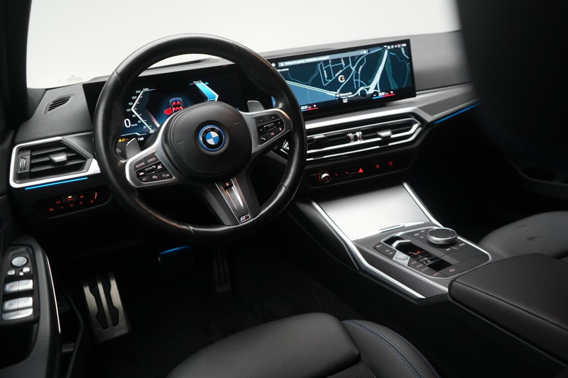 BMW 330 e Touring M Sport ACC/Kamera/HUD/Wide/Side — photo 13