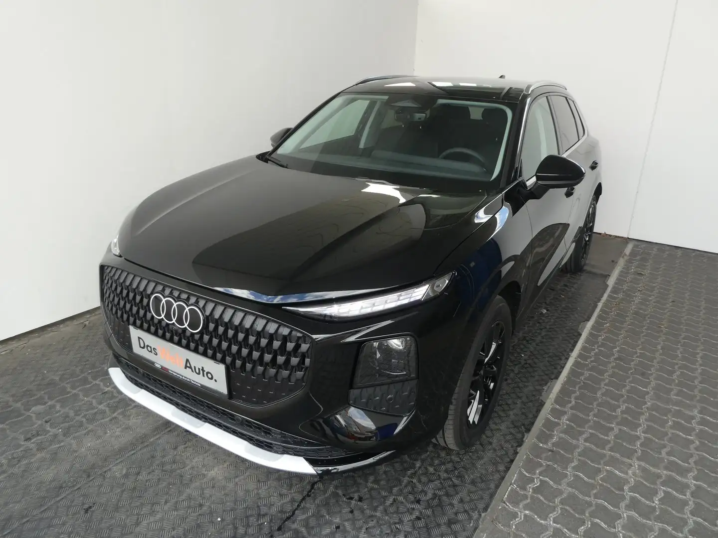 Audi Q3 TDI 110 kW  intense Schwarz - 1