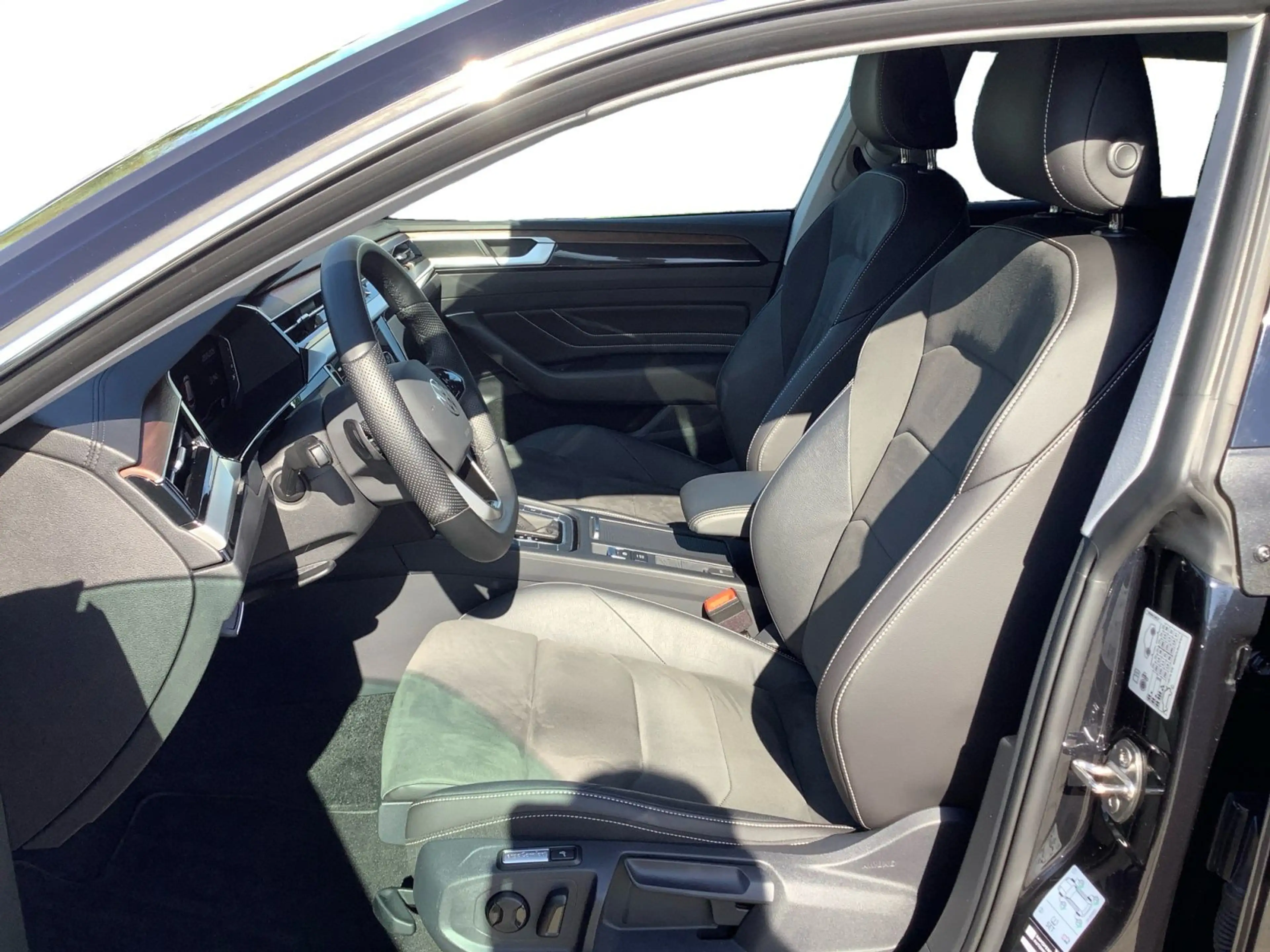 Volkswagen Arteon 2.0 TSI DSG Elegance ACC I — photo 8
