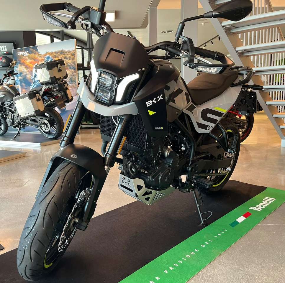 Benelli Leoncino BKX 300 S - SUPER PROMO