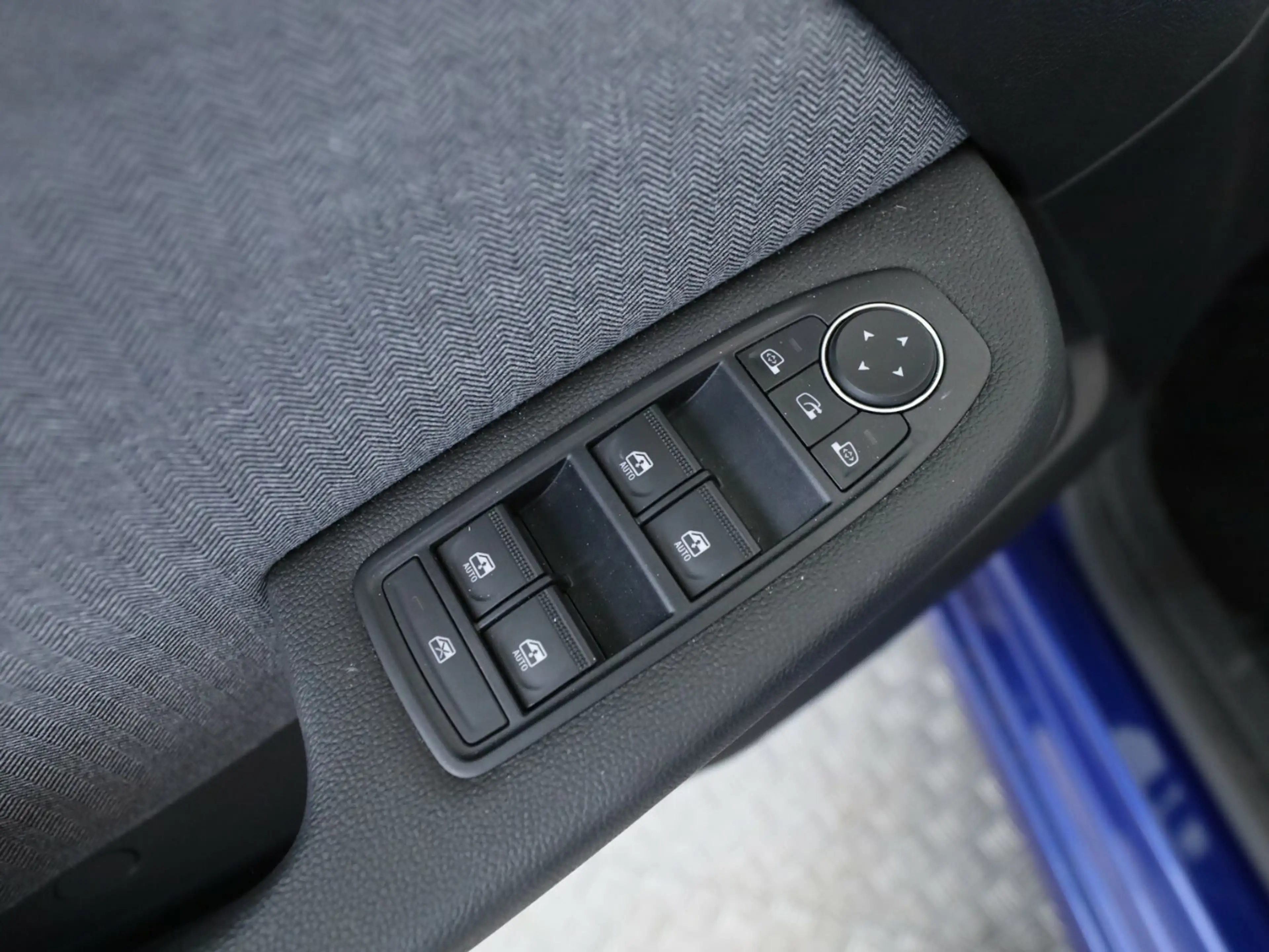 Renault Clio Techno TCE [1. HAND/NAVI/SHZ/CAM] — photo 7