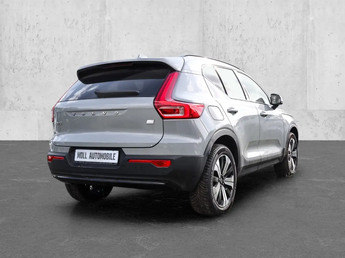 Volvo XC40 Plus Dark Recharge Plug-In Hybrid 2WD T4 Twin Engi Grau - 2