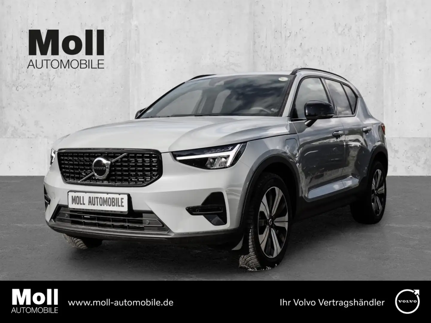 Volvo XC40 Plus Dark Recharge Plug-In Hybrid 2WD T4 Twin Engi Grau - 1