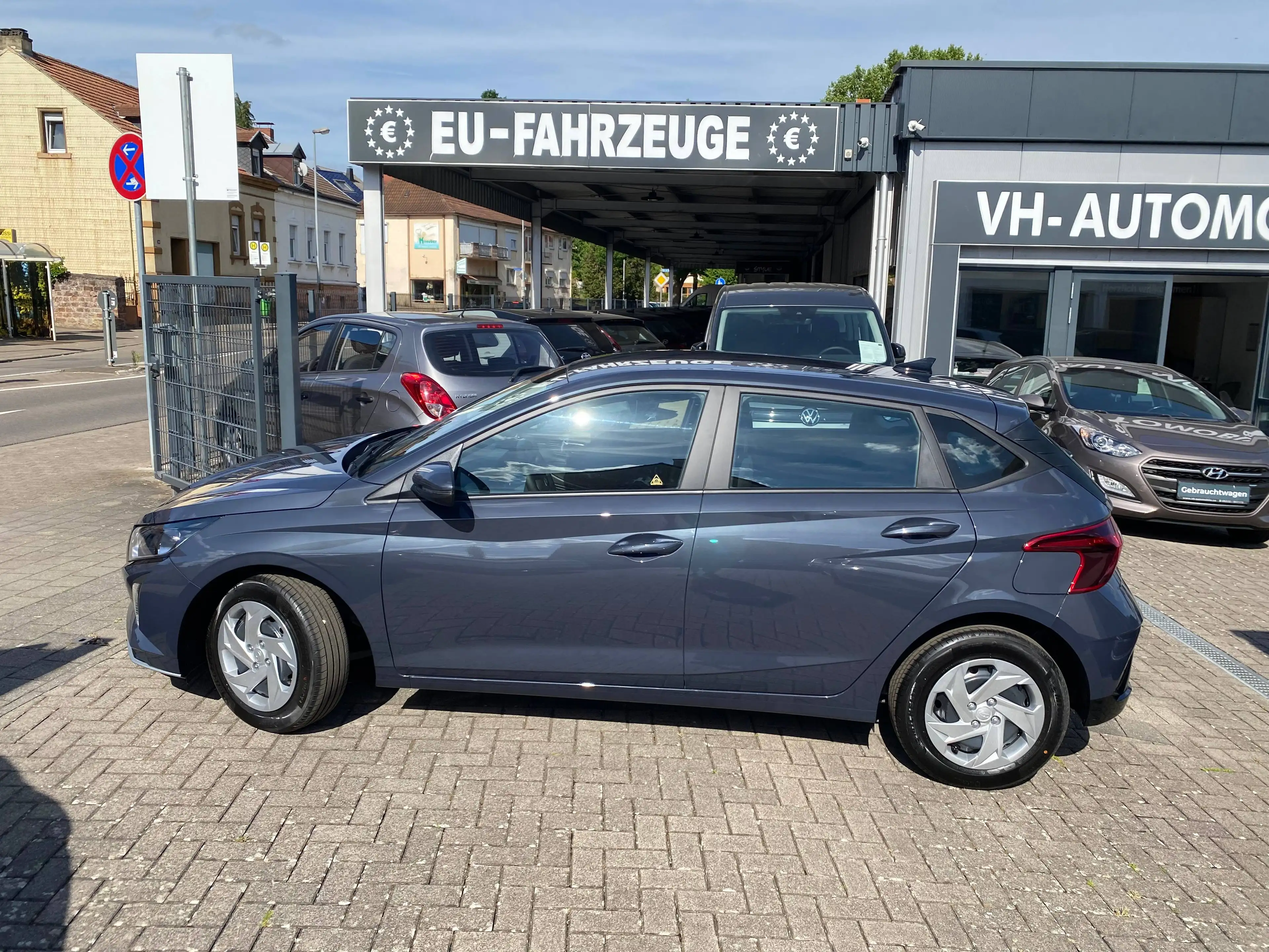 Hyundai i20 NAVIGATIONSSYSTEM RÜCKFAHRKAMERA Parksensoren hinten beheizbares Lenkrad Sitzheizung vorne — photo 4