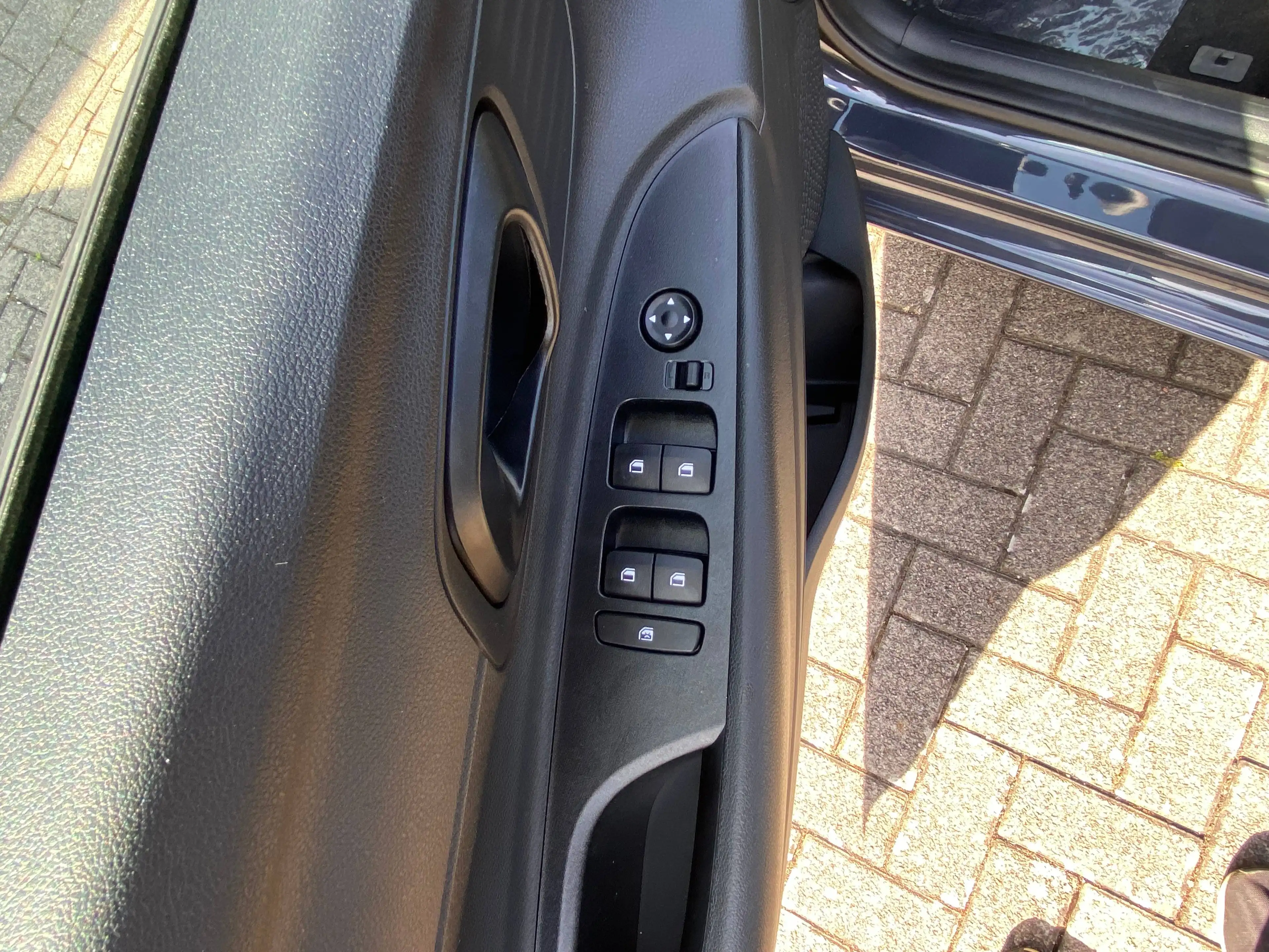 Hyundai i20 NAVIGATIONSSYSTEM RÜCKFAHRKAMERA Parksensoren hinten beheizbares Lenkrad Sitzheizung vorne — photo 15