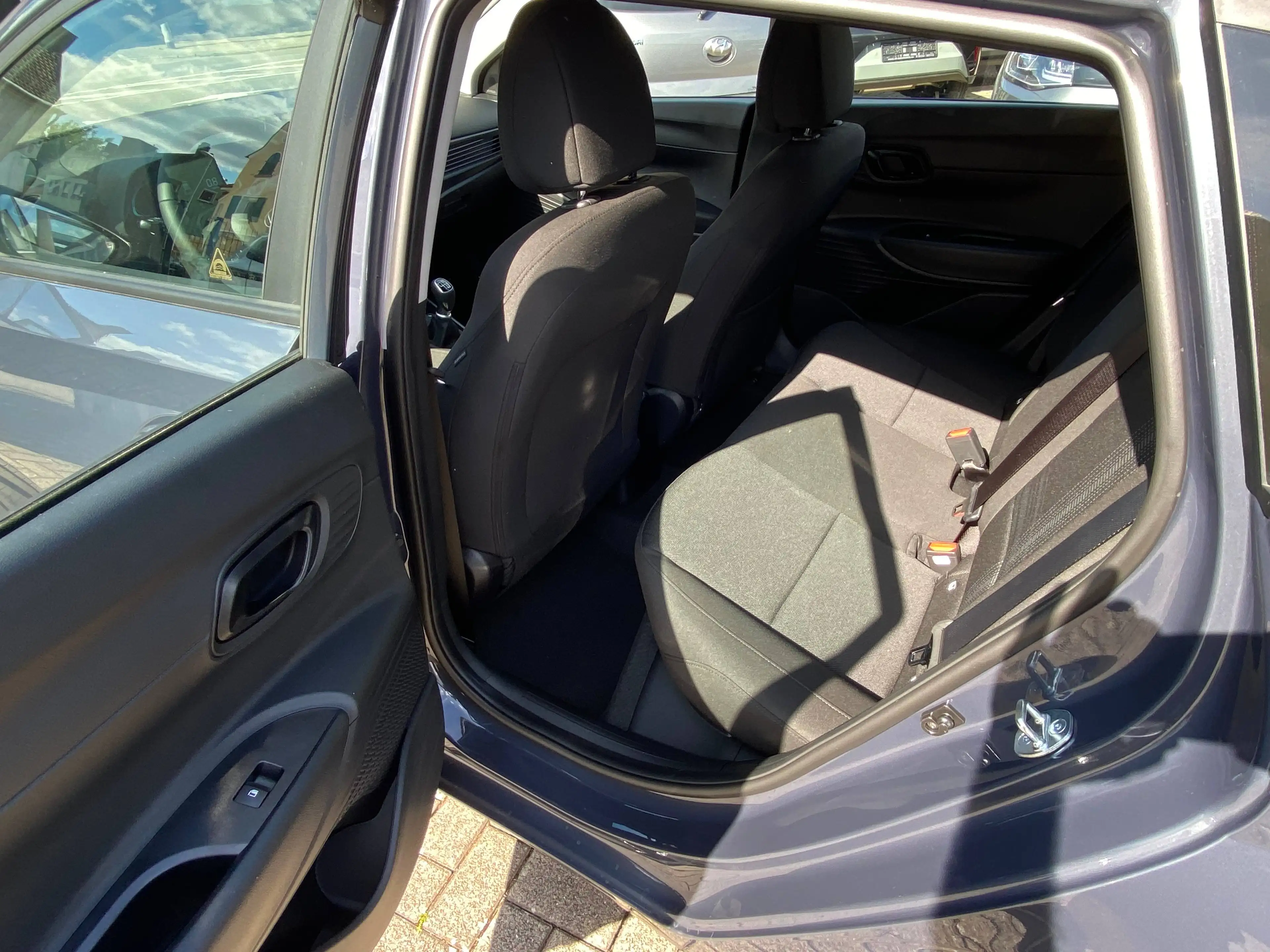 Hyundai i20 NAVIGATIONSSYSTEM RÜCKFAHRKAMERA Parksensoren hinten beheizbares Lenkrad Sitzheizung vorne — photo 13