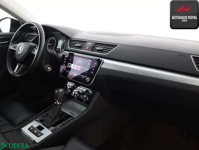 Skoda Superb view 11