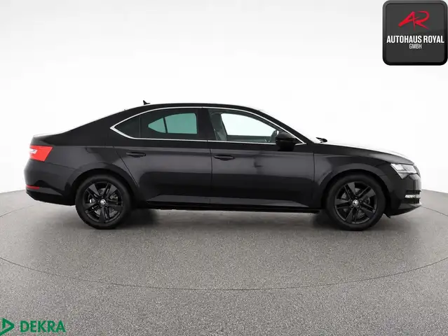 Skoda Superb view 6
