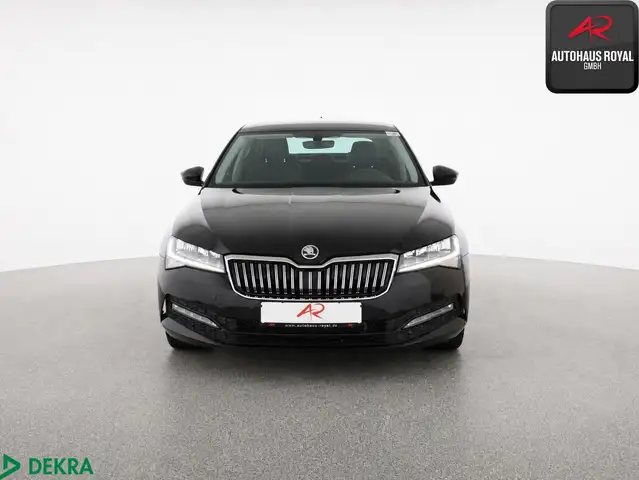 Skoda Superb view 8