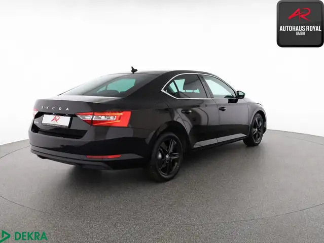 Skoda Superb view 5