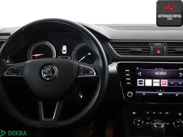 Skoda Superb view 10