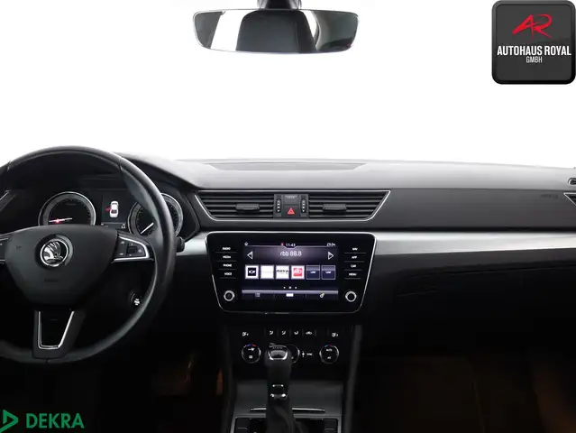 Skoda Superb view 9