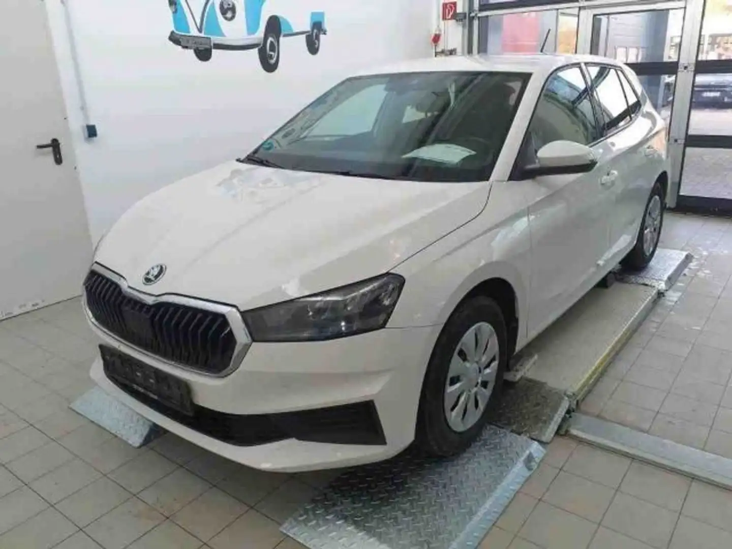 Skoda Fabia 1.0 TOUR LED+NAVI+APP+SHZ+GRA+PDC+DAB+MFL Weiß - 2