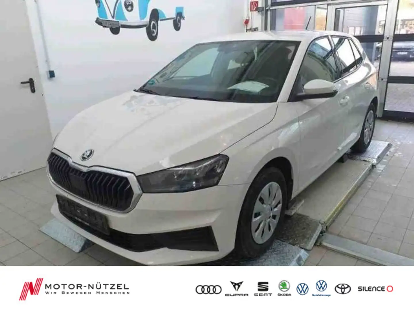 Skoda Fabia 1.0 TOUR LED+NAVI+APP+SHZ+GRA+PDC+DAB+MFL Weiß - 1