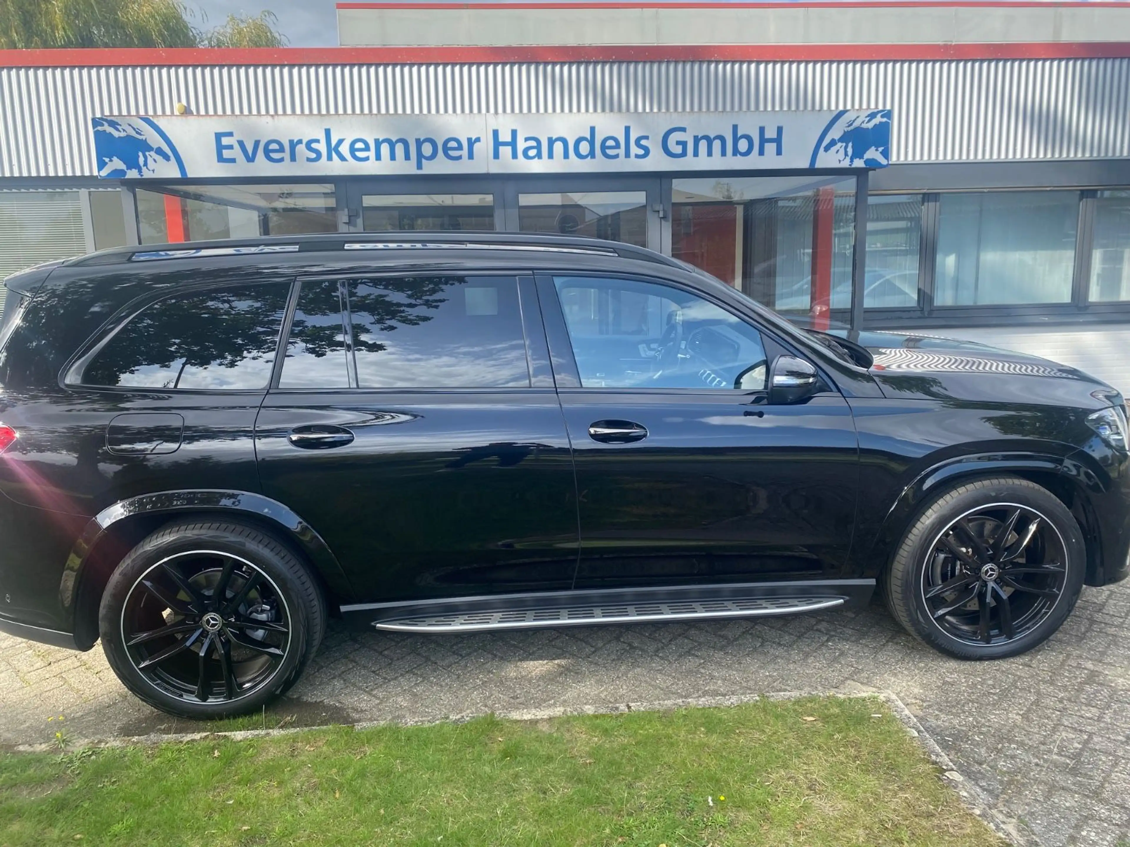 Mercedes-Benz GLS 450 d 4Matic/AMG-LINE/NIGHT/PANO/AHK — photo 6