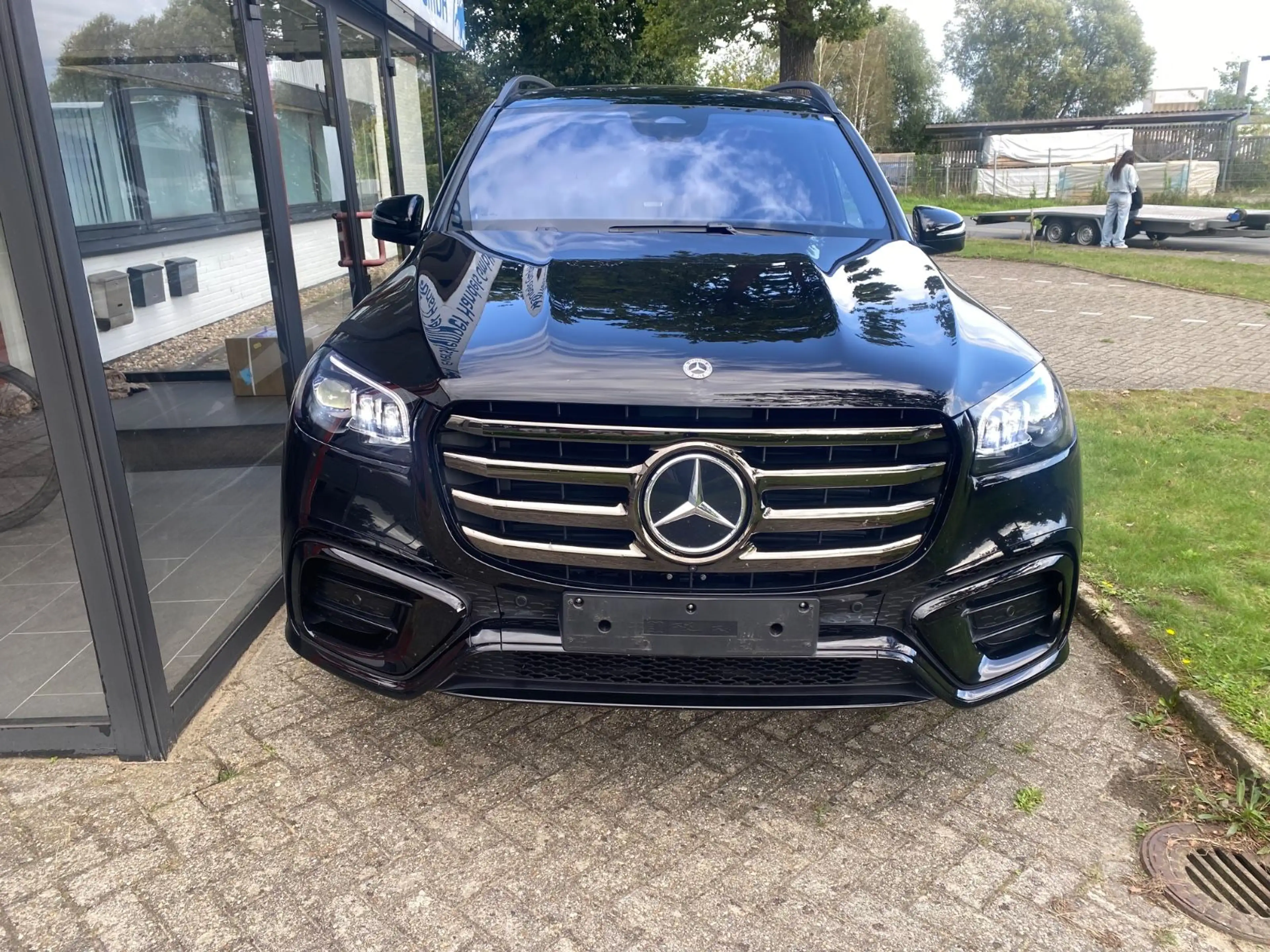 Mercedes-Benz GLS 450 d 4Matic/AMG-LINE/NIGHT/PANO/AHK — photo 3