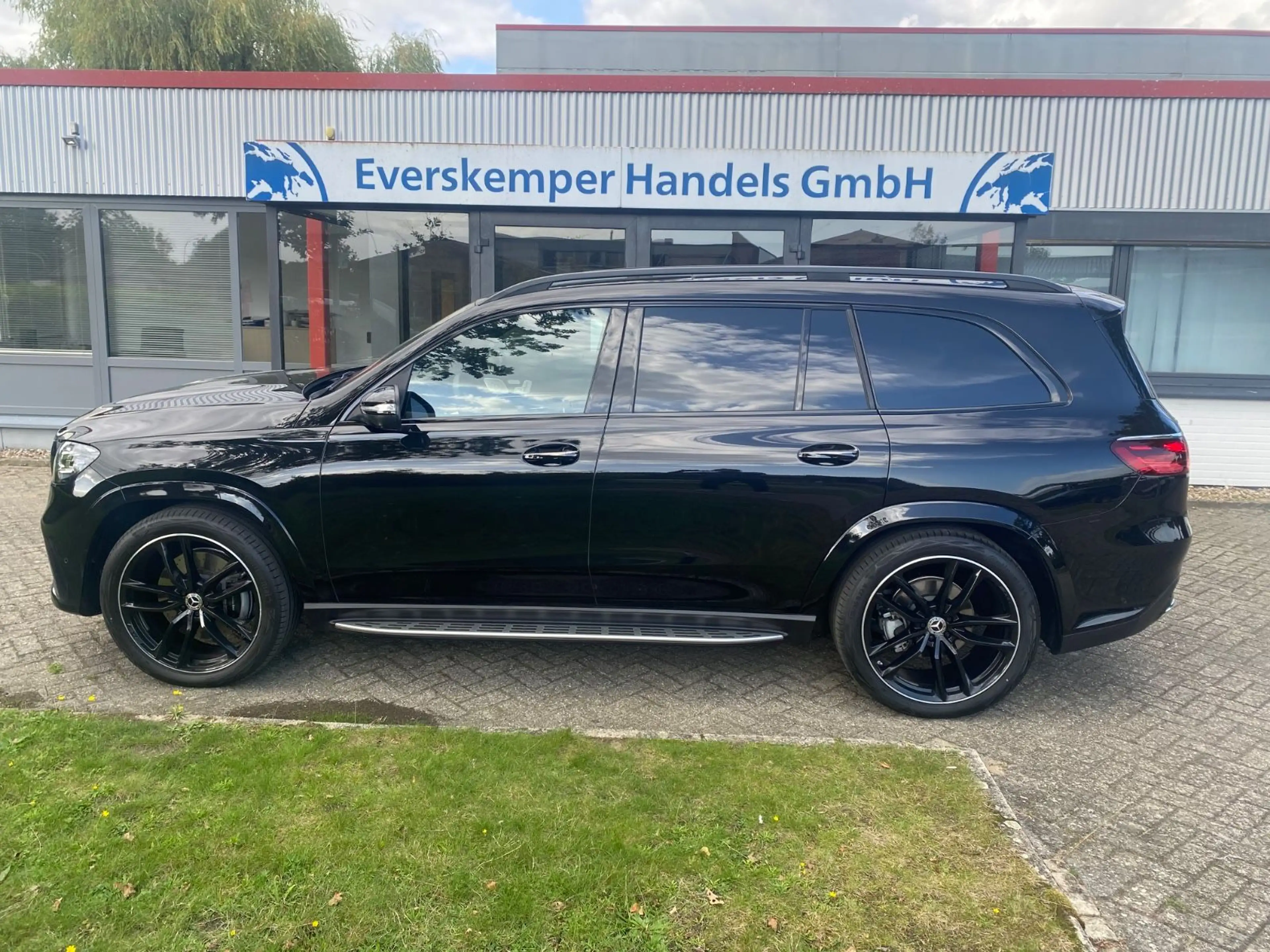 Mercedes-Benz GLS 450 d 4Matic/AMG-LINE/NIGHT/PANO/AHK — photo 5