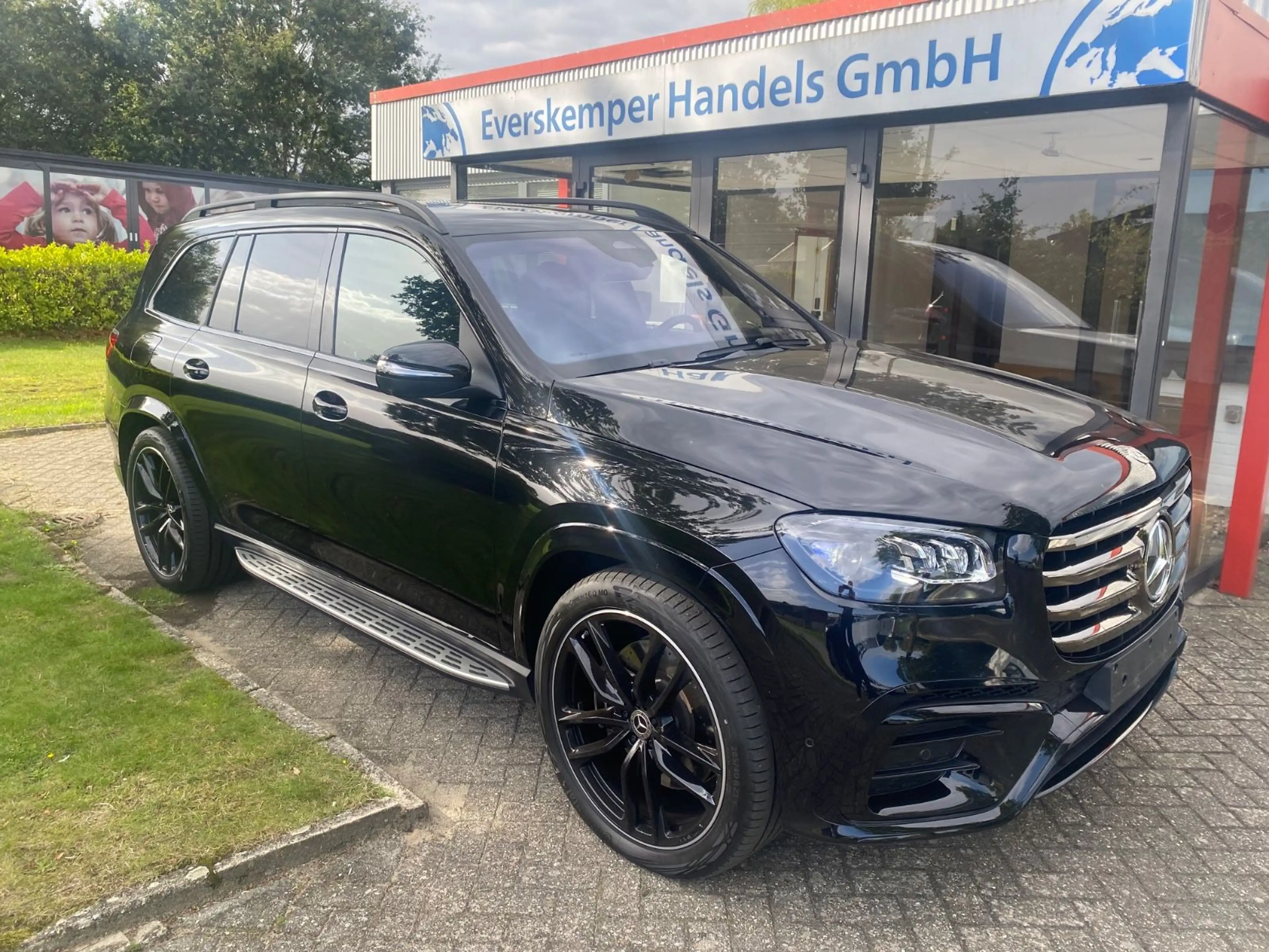 Mercedes-Benz GLS 450 d 4Matic/AMG-LINE/NIGHT/PANO/AHK — photo 2