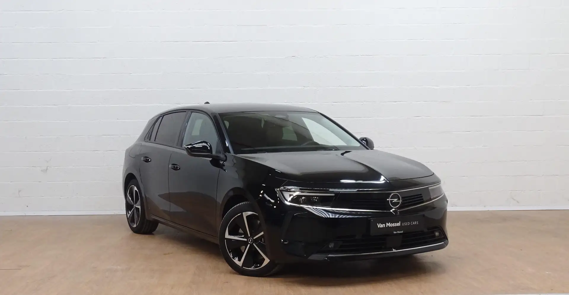 Opel Astra 1.6T  Edition Hybrid Noir - 2