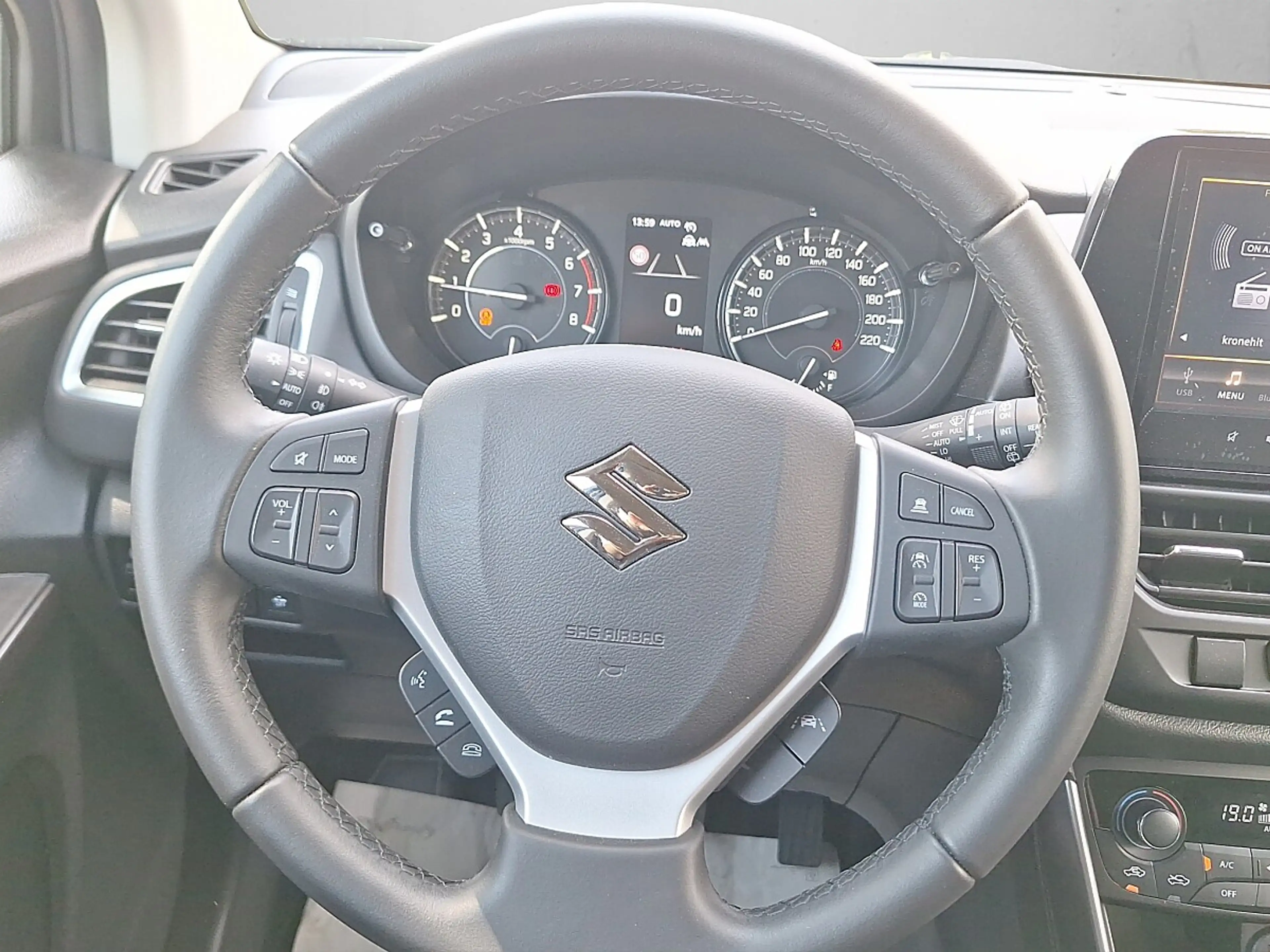 Suzuki S-Cross 1,4 Hybrid ALLGRIP shine — photo 10