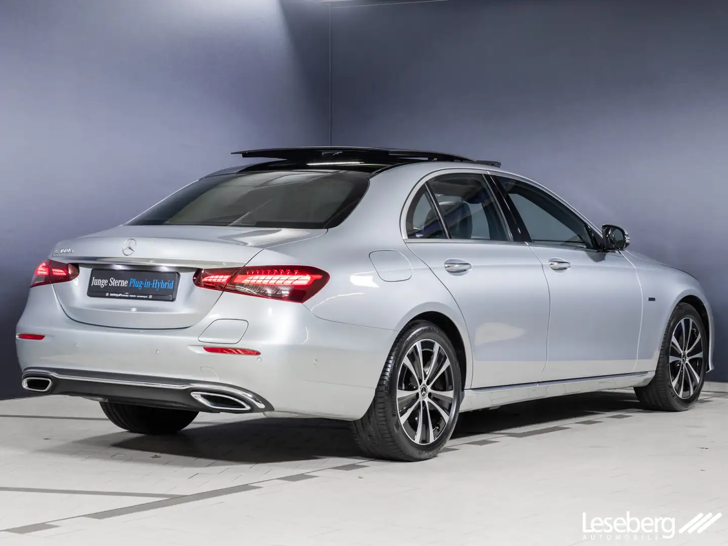 Mercedes-Benz E 300 E 300 e Exclusive Multibeam/Pano/Distro/HUD/360° Silber - 2