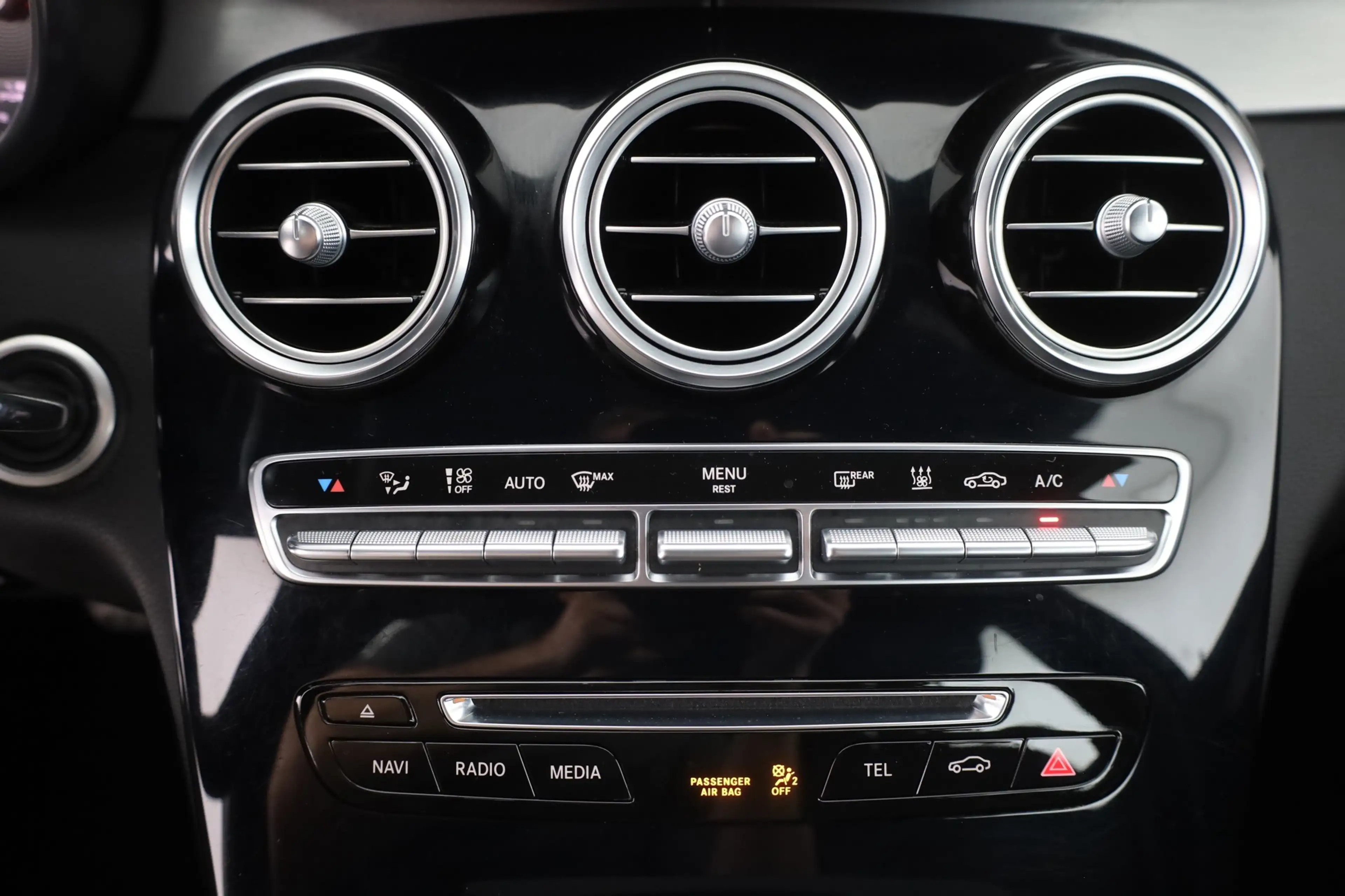 Mercedes-Benz C 350 C350 e T AMG Line LED Navi Leder AHK Sitzheizung — photo 12