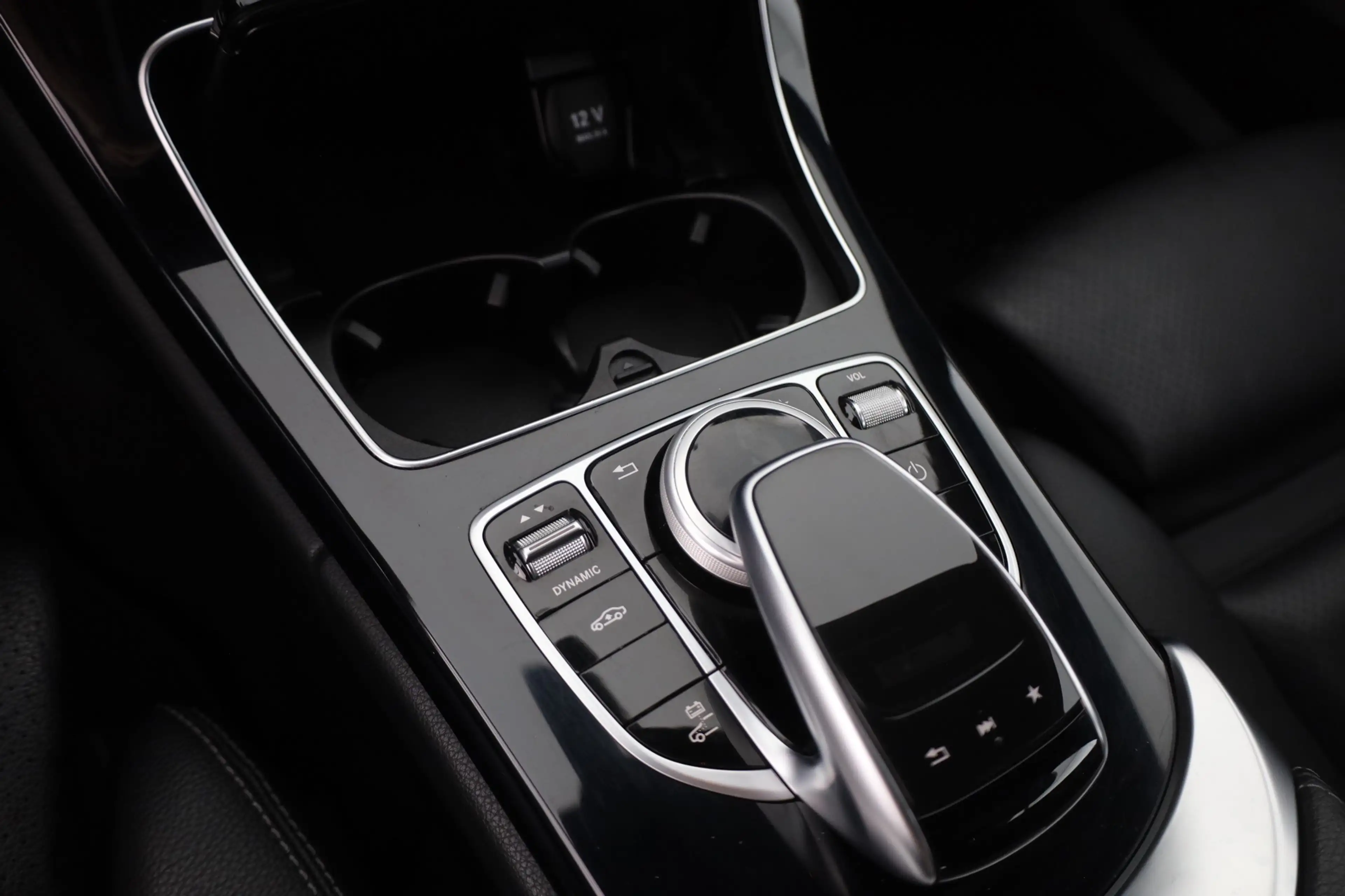 Mercedes-Benz C 350 C350 e T AMG Line LED Navi Leder AHK Sitzheizung — photo 13