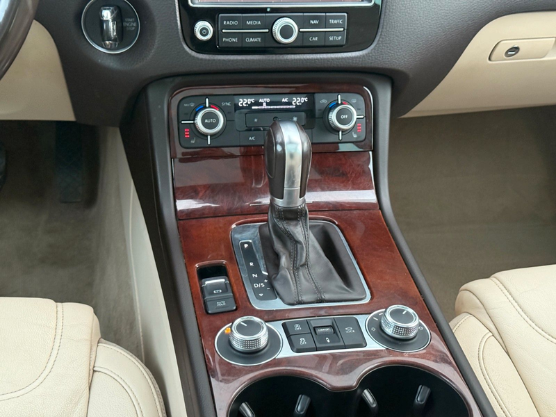 Volkswagen Touareg 3.0TDI R-LINE MWST. 360 GRAD AHK MEMORY — photo 13