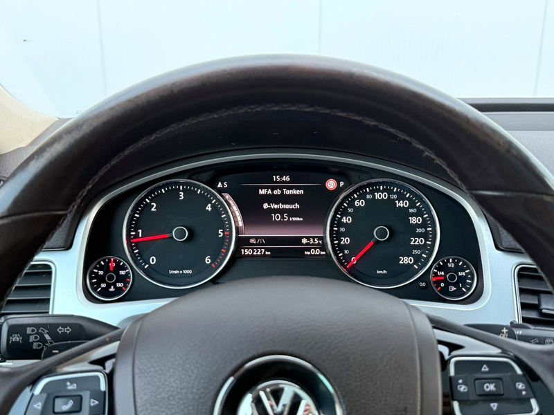 Volkswagen Touareg 3.0TDI R-LINE MWST. 360 GRAD AHK MEMORY — photo 10