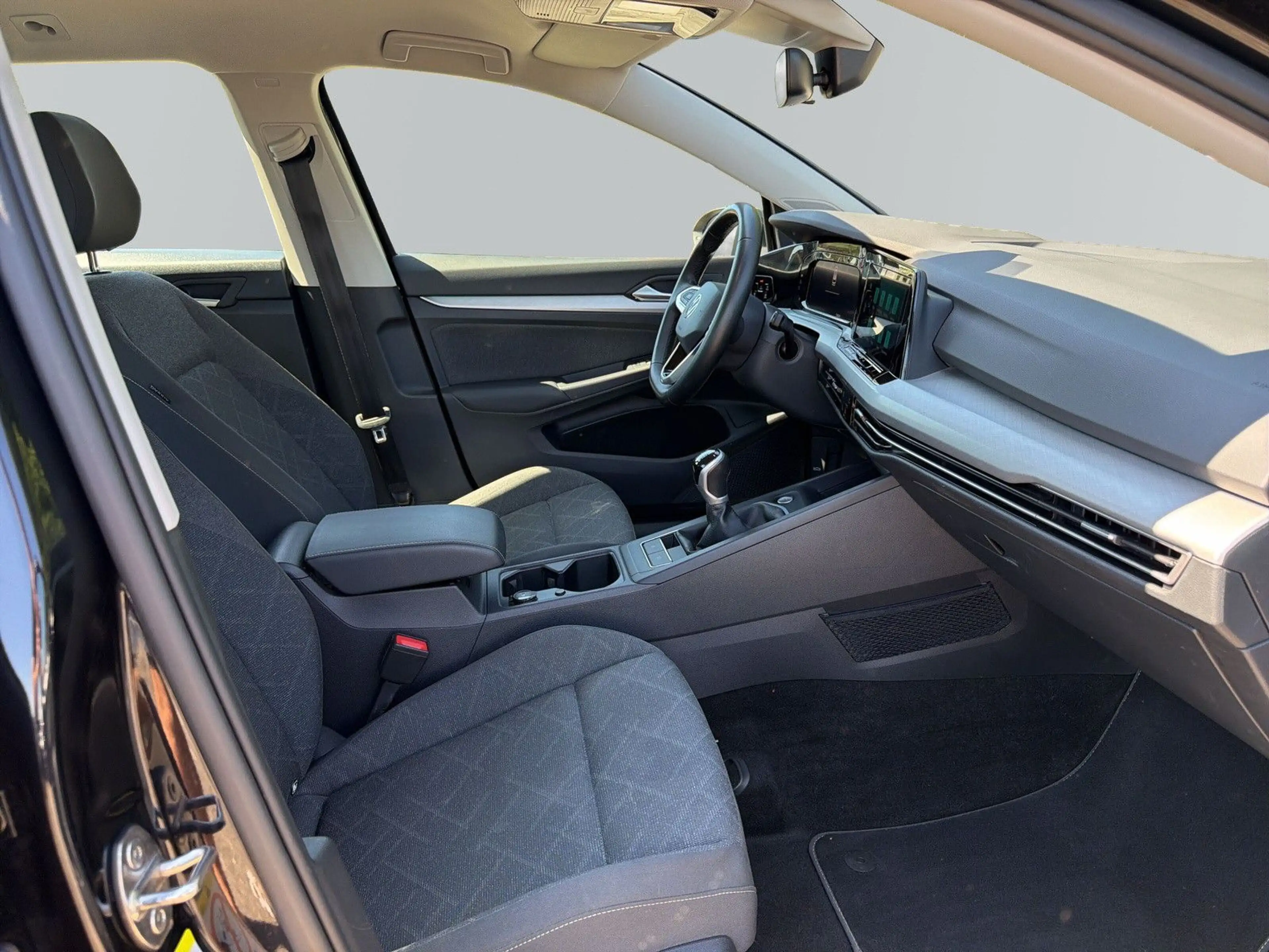 Volkswagen Golf VIII Variant Life*AHK*ACC*CARPLAY*BEH.LENK — photo 9