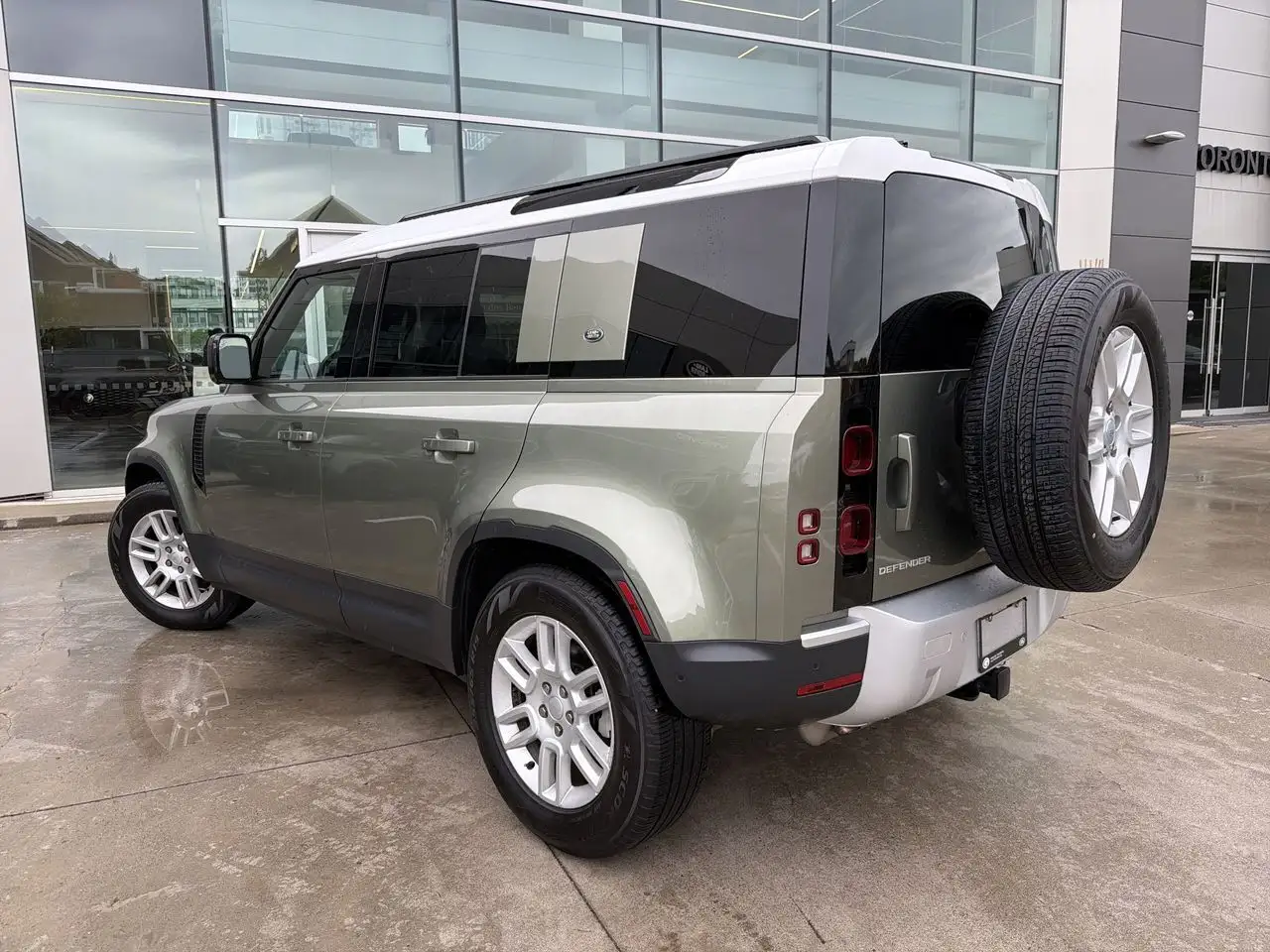 Land Rover Defender photo Land Rover Defender