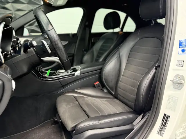 Mercedes-Benz C-Class view 23