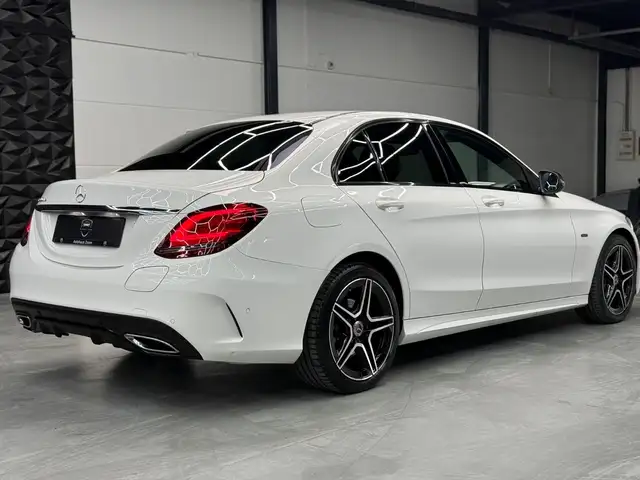 Mercedes-Benz C-Class view 13