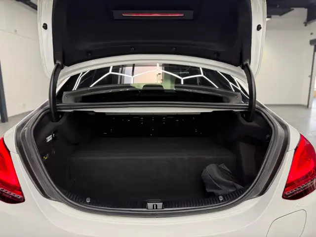 Mercedes-Benz C-Class view 12