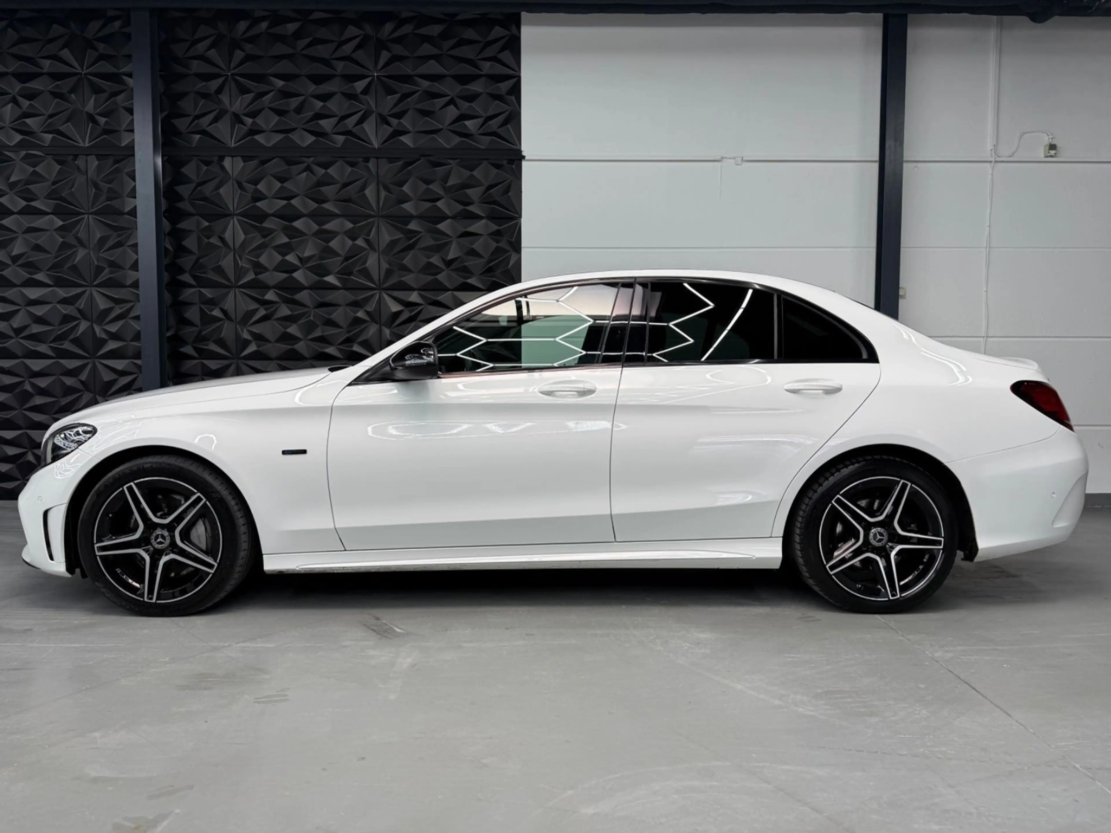 Mercedes-Benz C 300 de AMG Night 1.HD*ACC*KAMERA*CARPLAY*AHK — photo 4