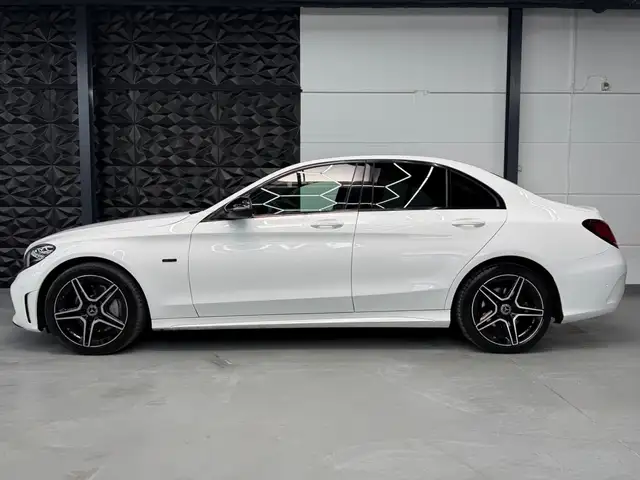 Mercedes-Benz C-Class view 4