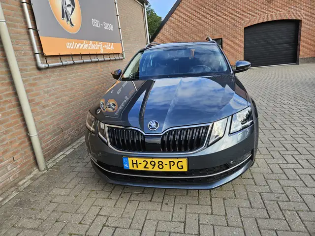Skoda Octavia view 2