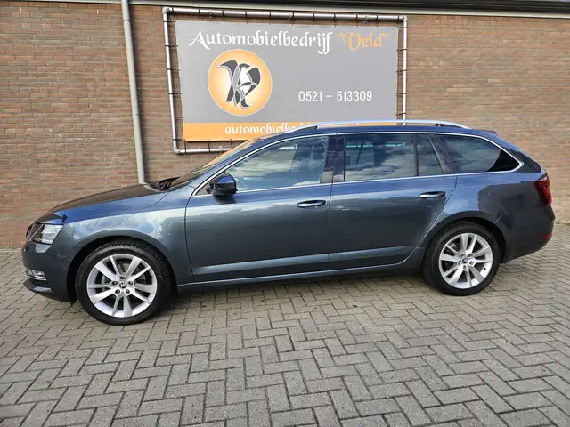 Skoda Octavia view 3