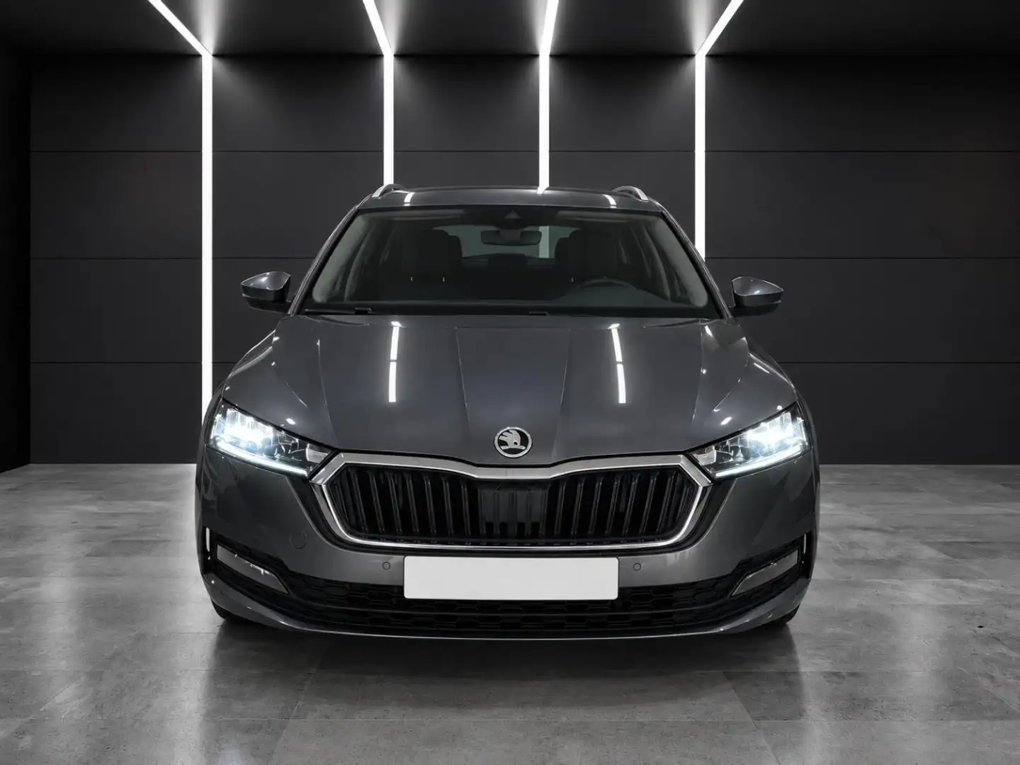 Skoda Octavia Combi 2.0TDI Ambition Plus DSG 110kW Gris - 2