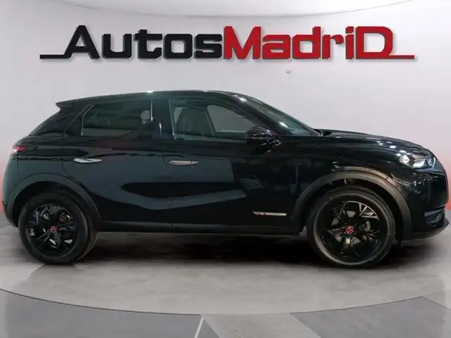 DS Automobiles DS 3 view 9