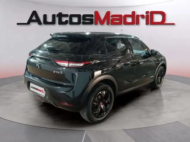 DS Automobiles DS 3 view 8