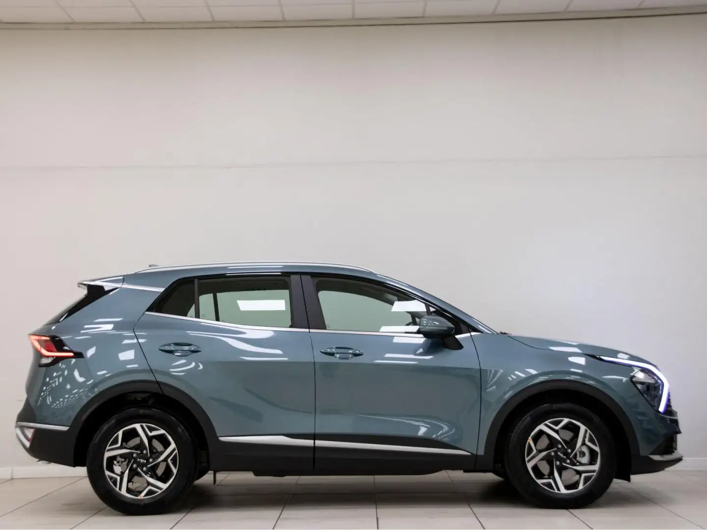 Kia Sportage 1.6 T-GDi Concept 150 Gris - 2