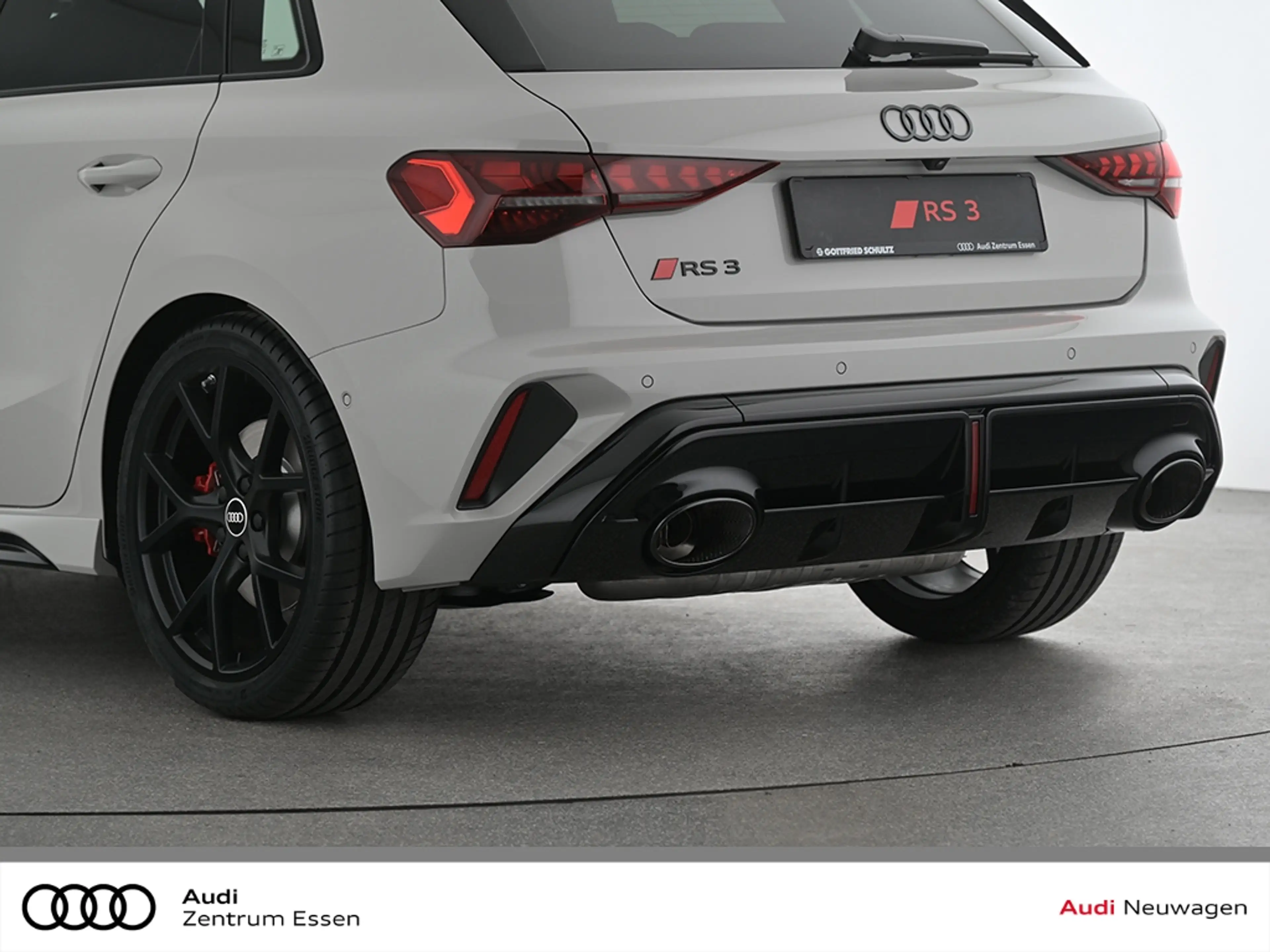 Audi RS3 SPORTBACK MATRIX LED NAVI PANO SONOS — photo 7