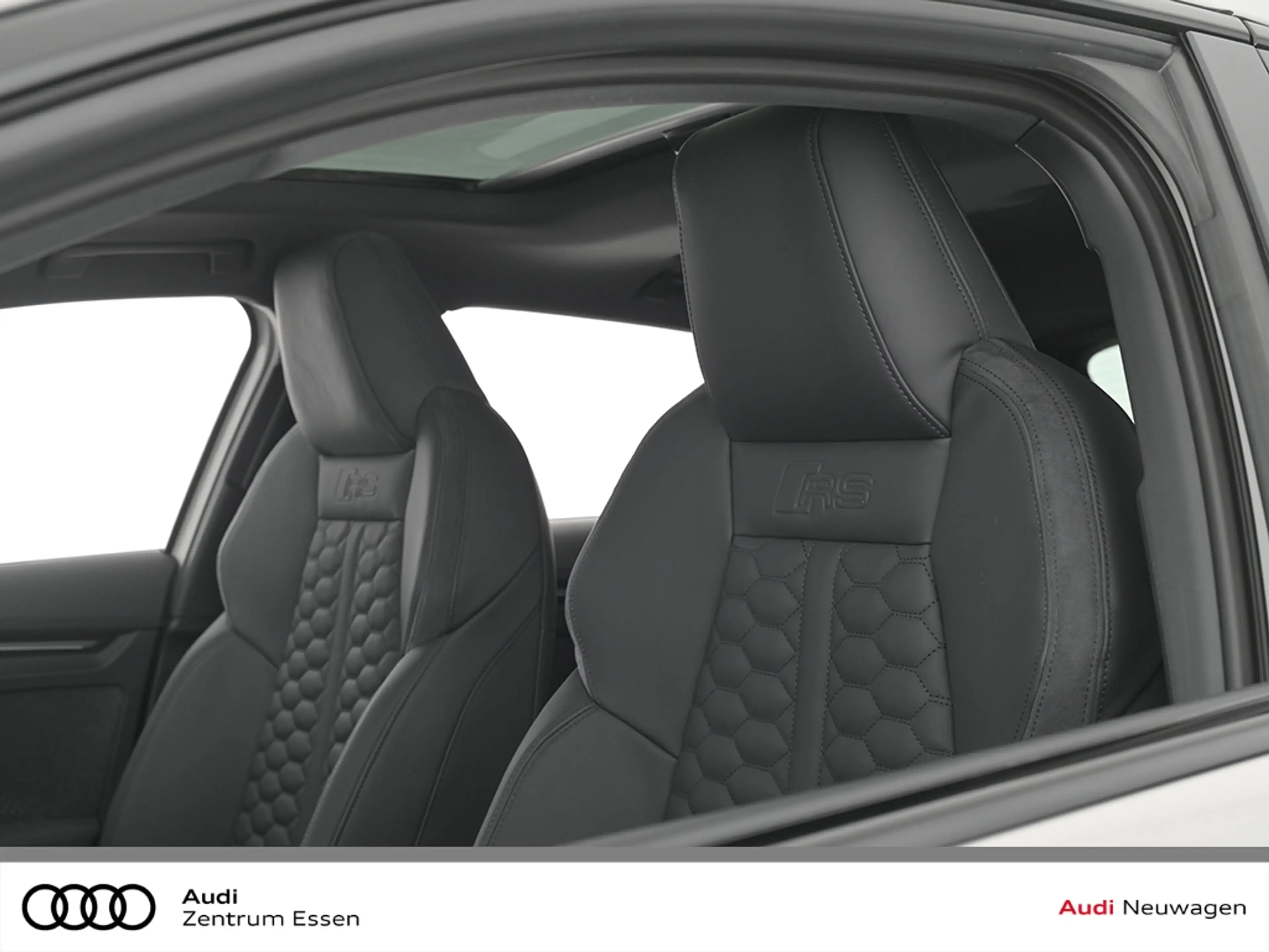 Audi RS3 SPORTBACK MATRIX LED NAVI PANO SONOS — photo 10