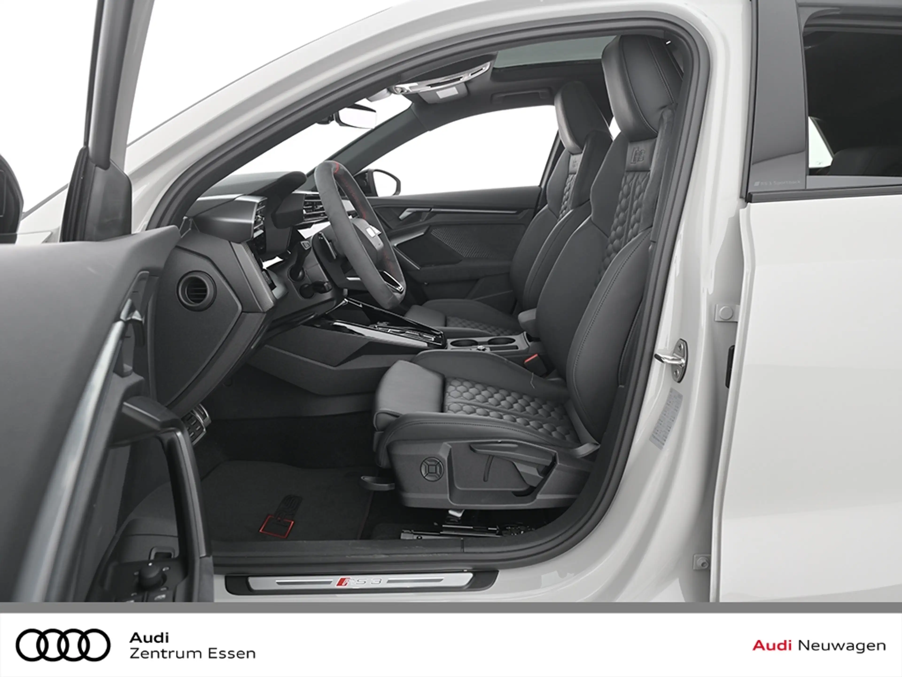 Audi RS3 SPORTBACK MATRIX LED NAVI PANO SONOS — photo 11