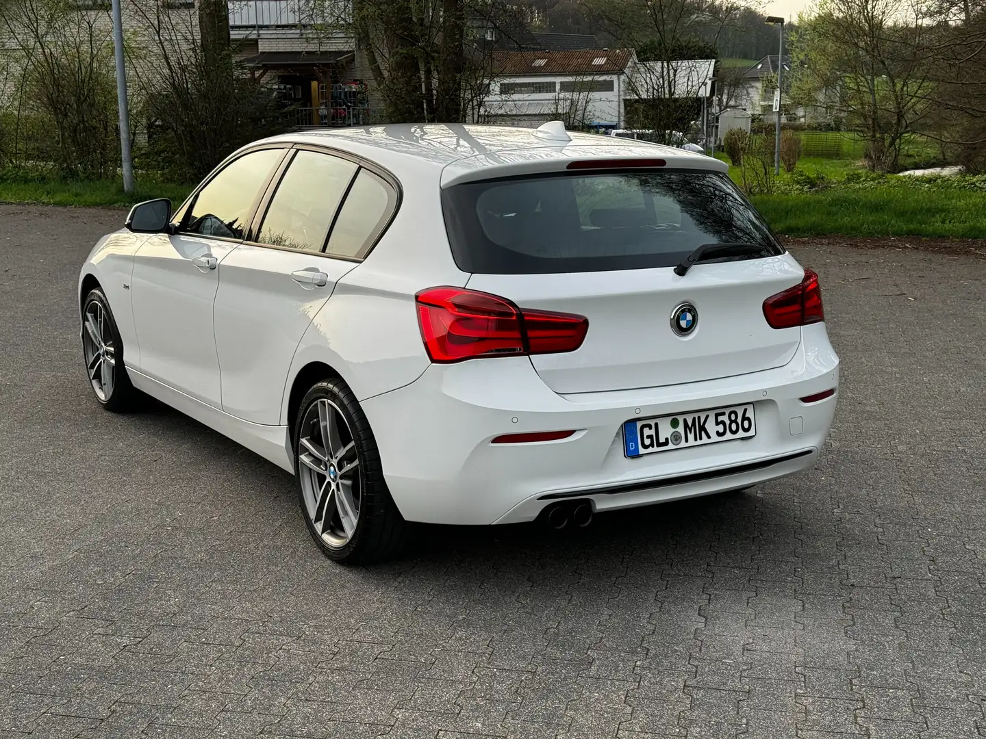 BMW 125 125d Aut. Sport Line - wenig KM - CarPlay - DAB Weiß - 2
