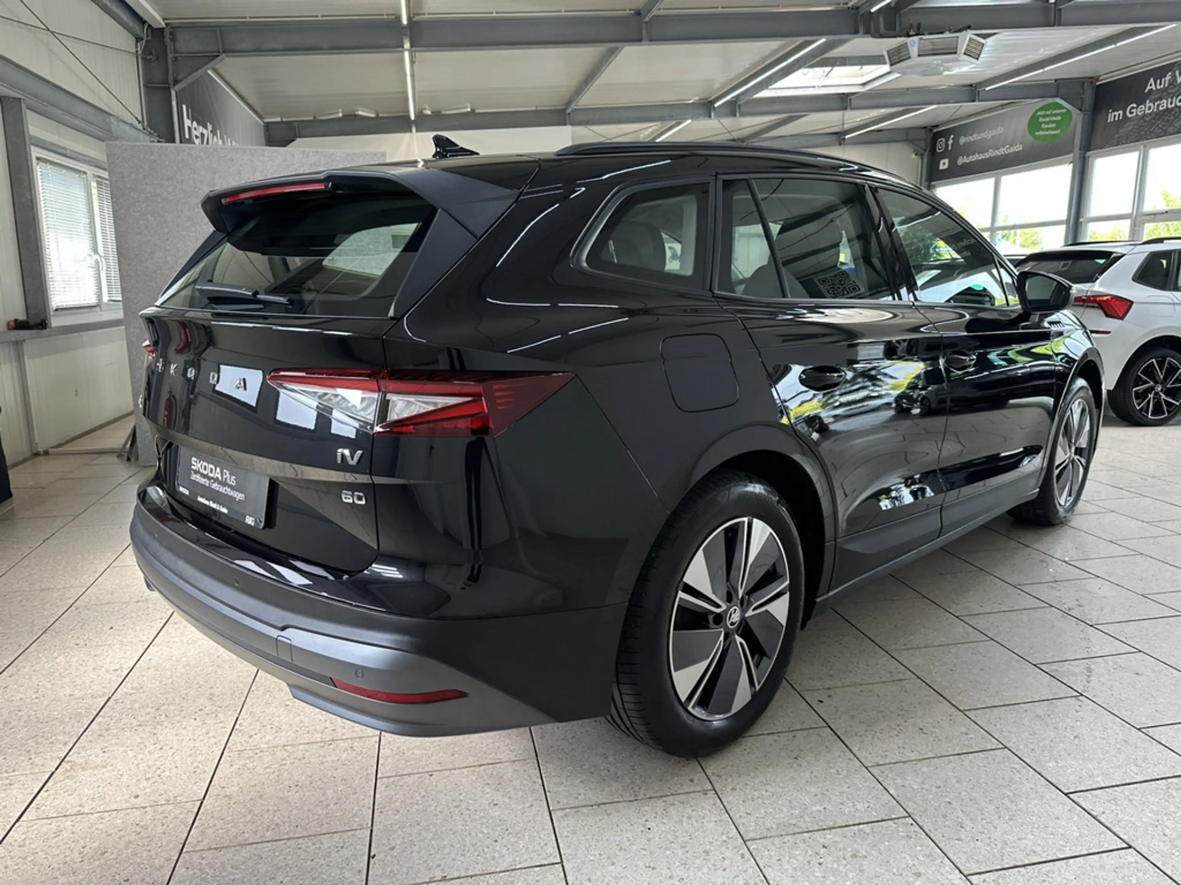 Skoda Enyaq iV 60 Loft PDC SHZ KAMERA NAVI LED — photo 7
