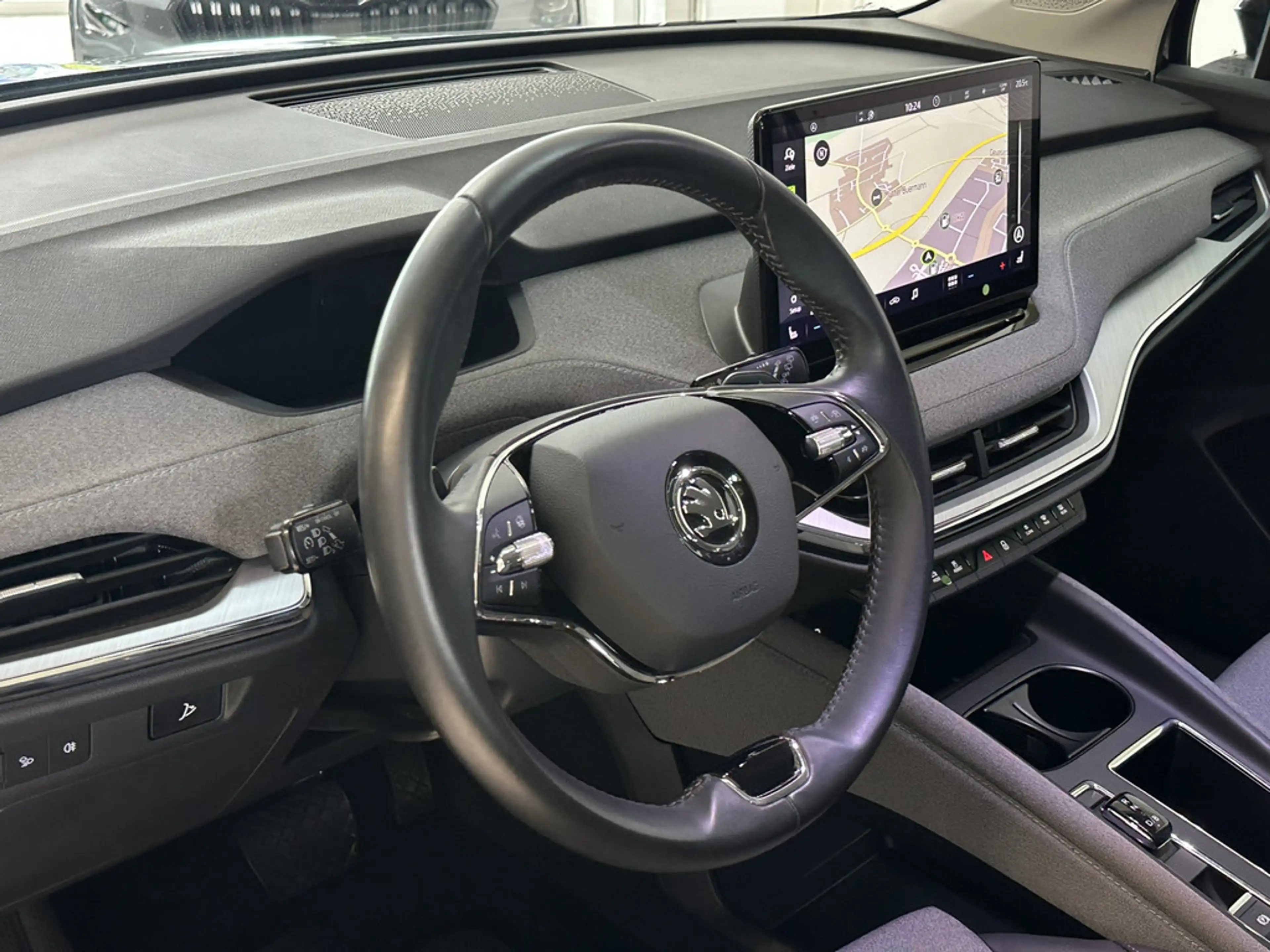 Skoda Enyaq iV 60 Loft PDC SHZ KAMERA NAVI LED — photo 13