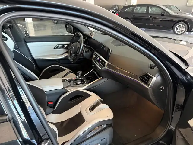 BMW 3 Series view 5